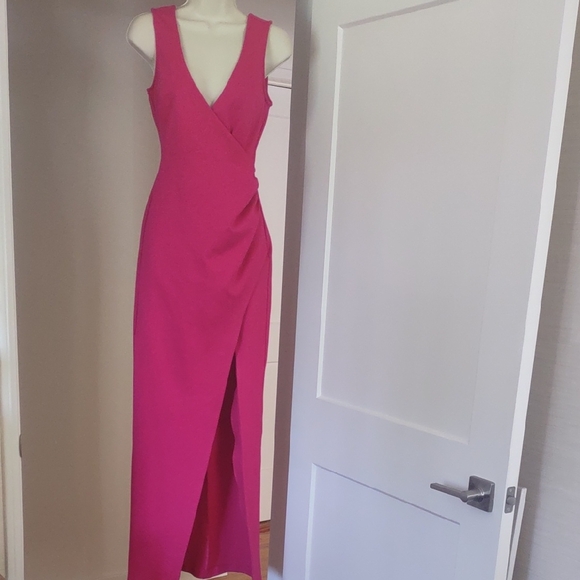 Lovers + Friends Dresses & Skirts - Lovers + Friends Fuchsia Maxi Dress Size Small